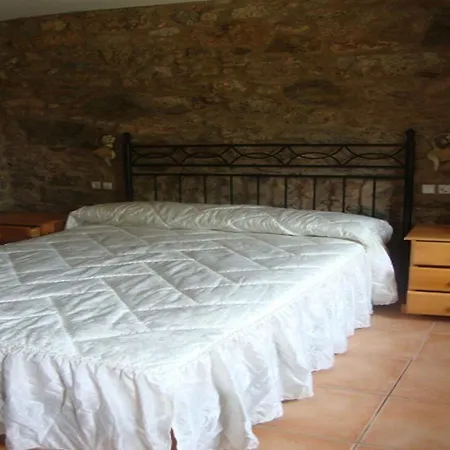 House - 2 Bedrooms - 03474 *